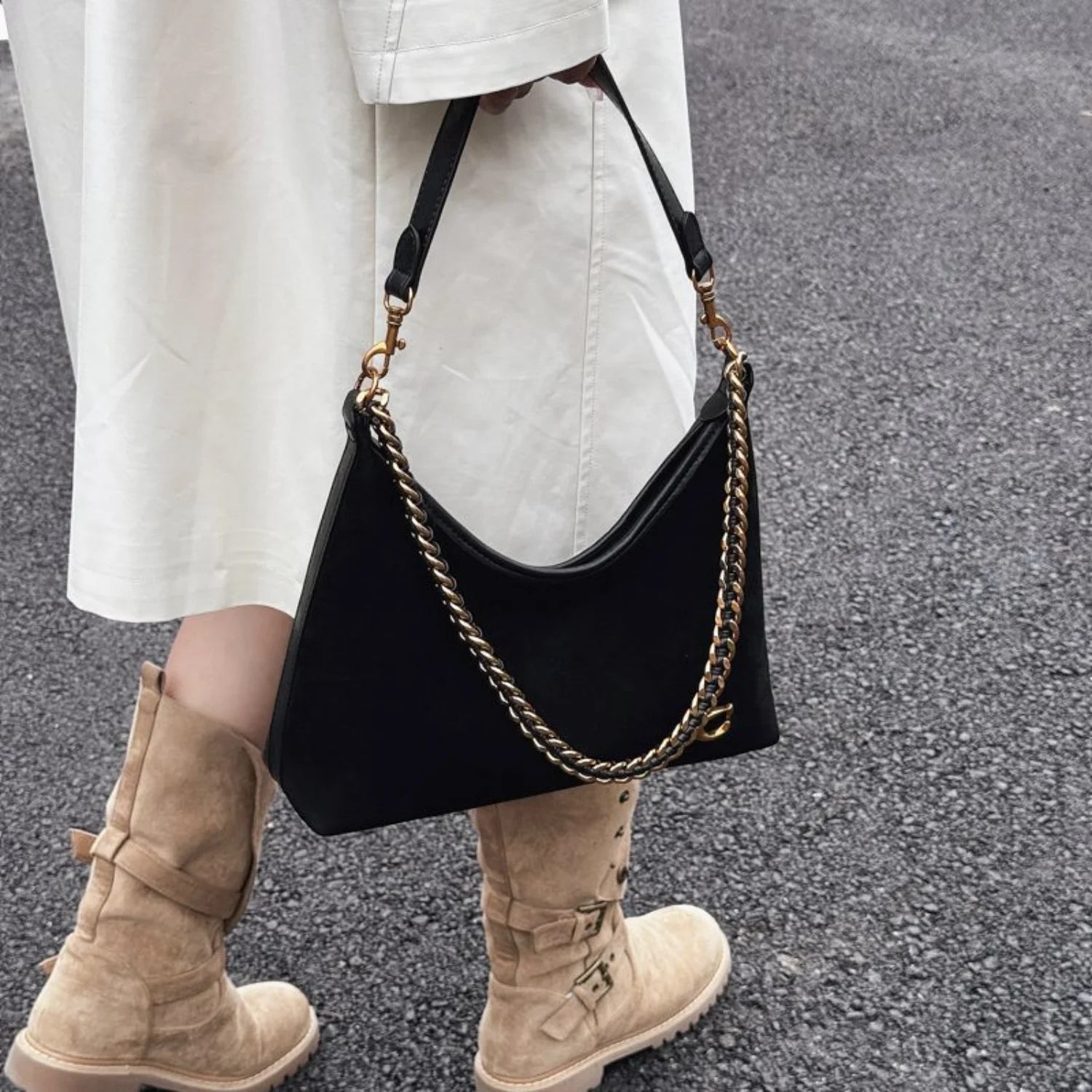 Women's new light luxury fashionablehigh-end black suede shouldercrossbody bag,versatile for commuting, large capacity tote bag