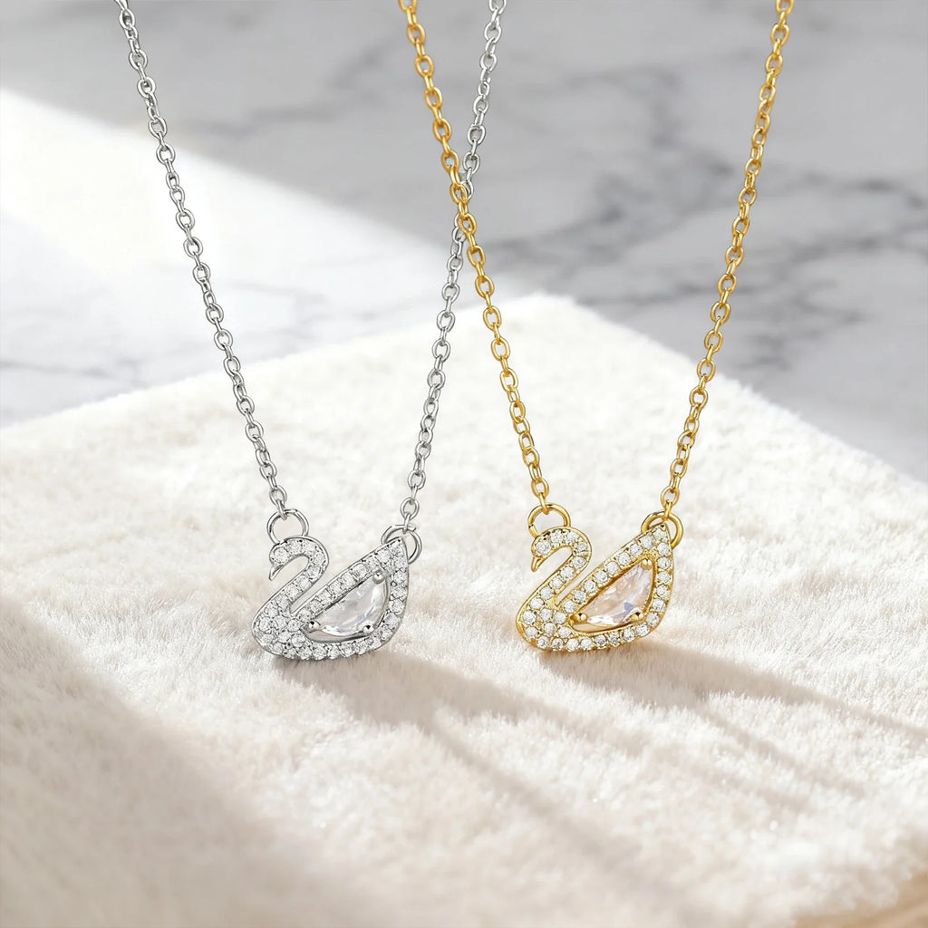 Fashionable high-end swan pendant titanium steel necklace for female girlfriends, light luxury niche design collarbone chain acc